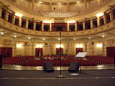 Day235-Teatro